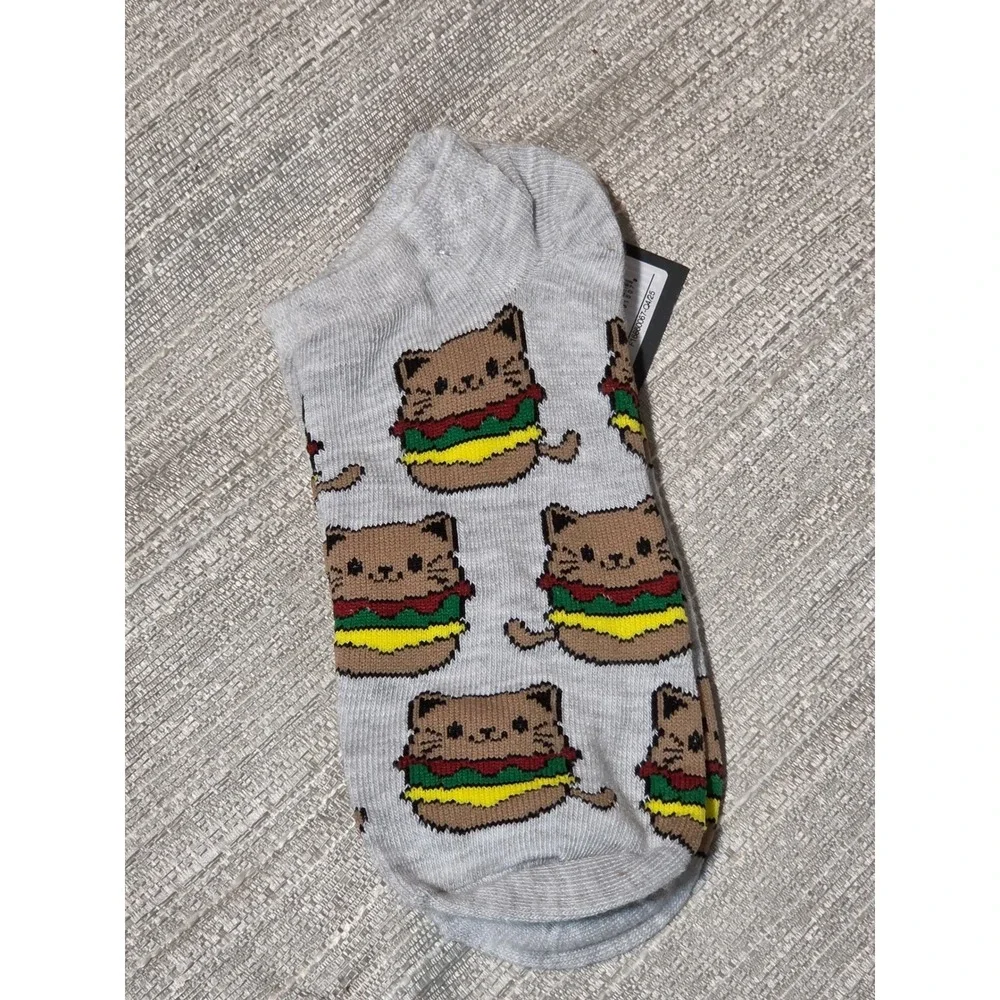 Hello Socks Womens Low Cut Ankle Socks Gray Burger Cat Cheeseburger OS 4-10 NWT